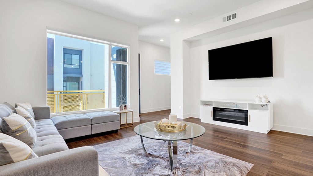 16372 Moonstone Circle