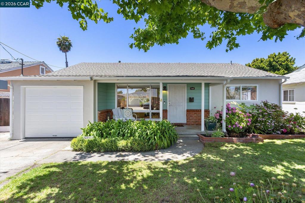 17381 Via La Jolla