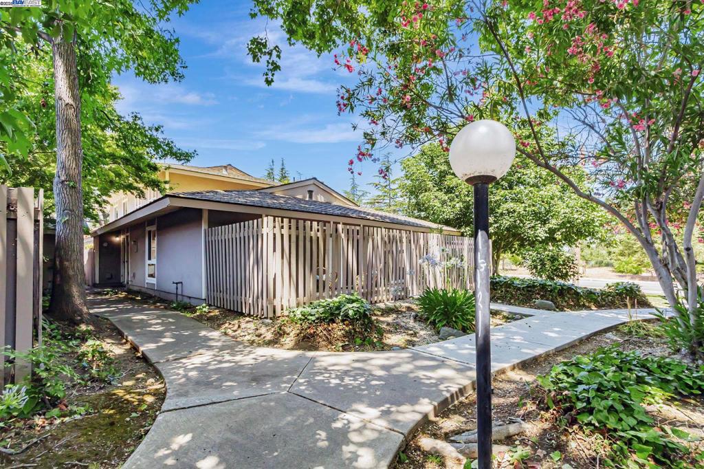 CUPERTINO - Residential