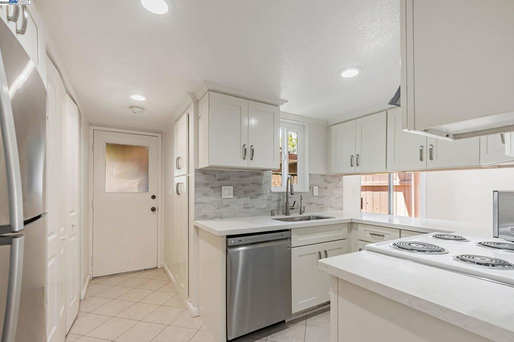 CUPERTINO - Residential