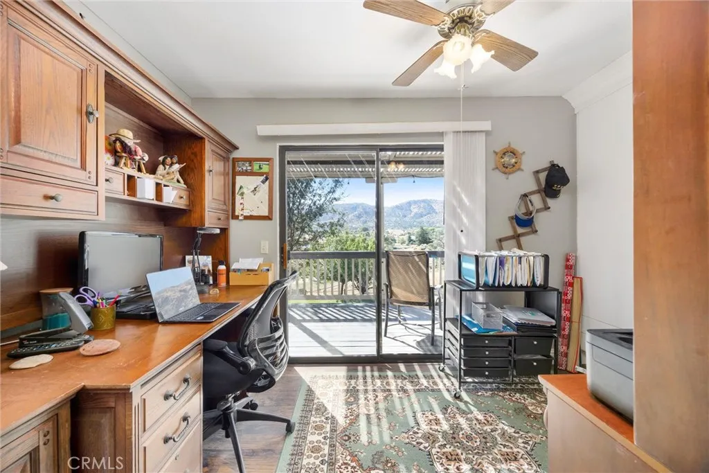 Tehachapi, California 93561, United States, 4 Bedrooms Bedrooms, ,5 BathroomsBathrooms,Residential,Active,229081