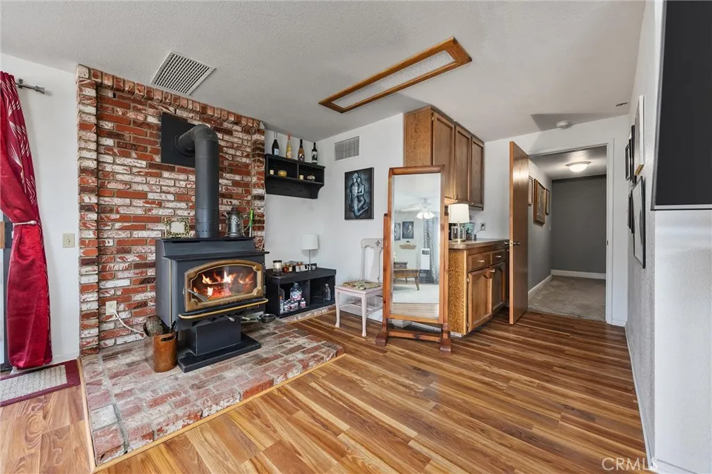 Tehachapi, California 93561, United States, 4 Bedrooms Bedrooms, ,5 BathroomsBathrooms,Residential,Active,229081