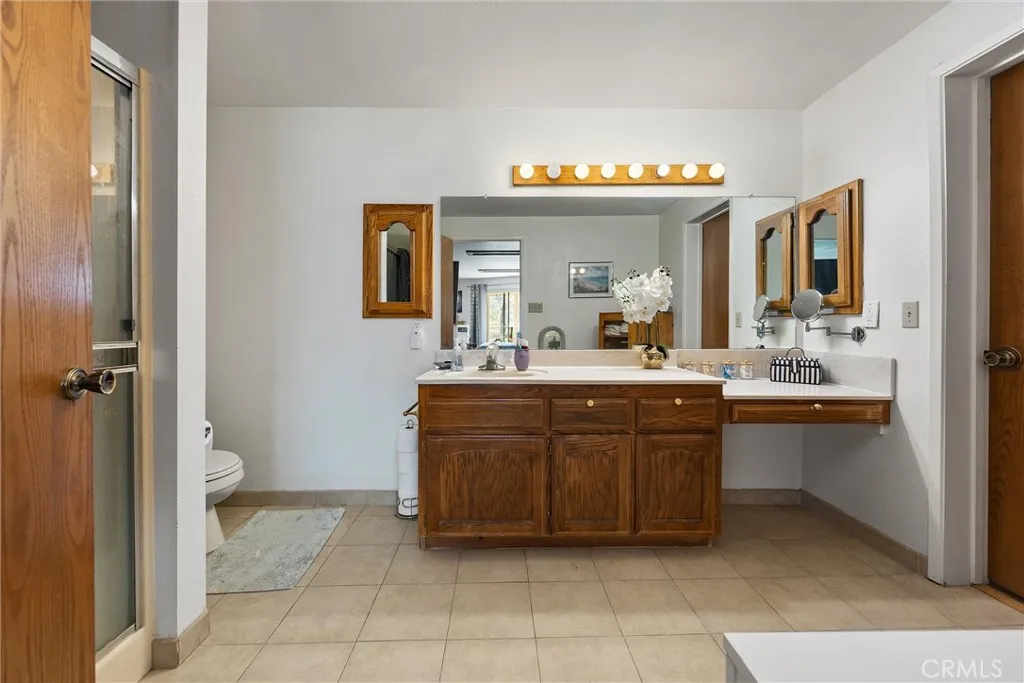 Tehachapi, California 93561, United States, 4 Bedrooms Bedrooms, ,5 BathroomsBathrooms,Residential,Active,229081