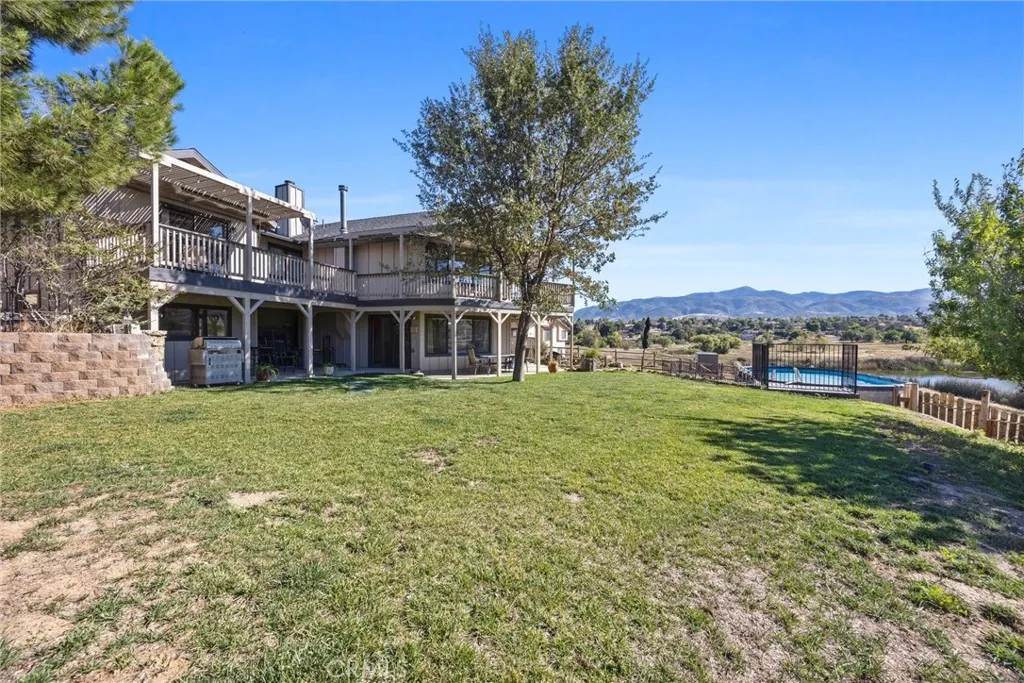 Tehachapi, California 93561, United States, 4 Bedrooms Bedrooms, ,5 BathroomsBathrooms,Residential,Active,229081