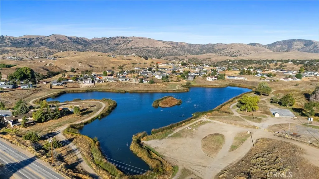 Tehachapi, California 93561, United States, 4 Bedrooms Bedrooms, ,5 BathroomsBathrooms,Residential,Active,229081