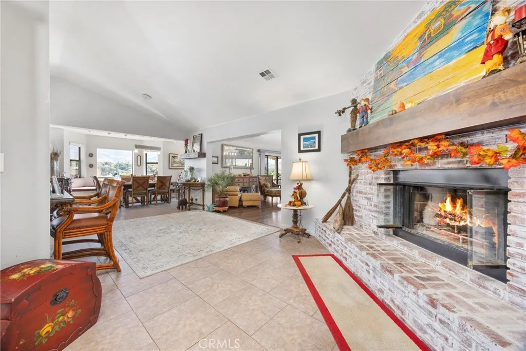 Tehachapi, California 93561, United States, 4 Bedrooms Bedrooms, ,5 BathroomsBathrooms,Residential,Active,229081