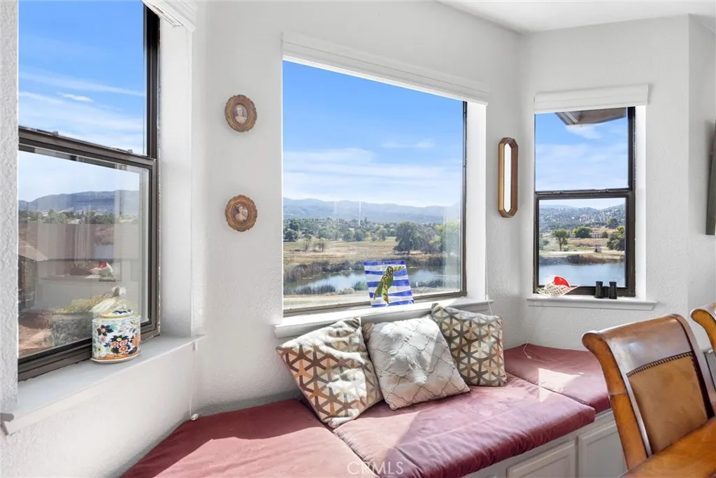 Tehachapi, California 93561, United States, 4 Bedrooms Bedrooms, ,5 BathroomsBathrooms,Residential,Active,229081