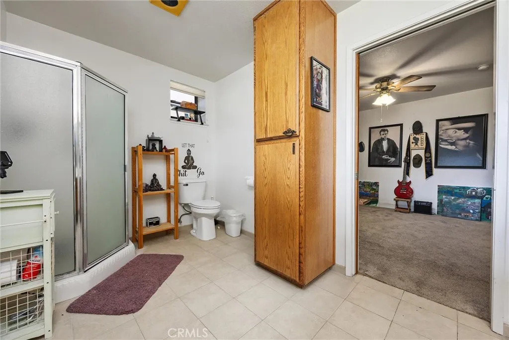 Tehachapi, California 93561, United States, 4 Bedrooms Bedrooms, ,5 BathroomsBathrooms,Residential,Active,229081