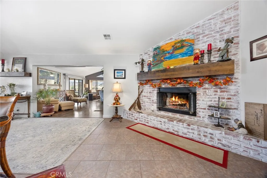 Tehachapi, California 93561, United States, 4 Bedrooms Bedrooms, ,5 BathroomsBathrooms,Residential,Active,229081