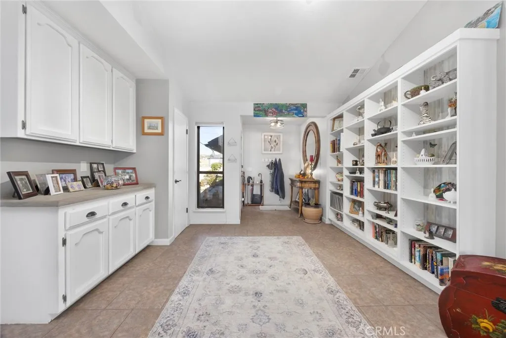 Tehachapi, California 93561, United States, 4 Bedrooms Bedrooms, ,5 BathroomsBathrooms,Residential,Active,229081