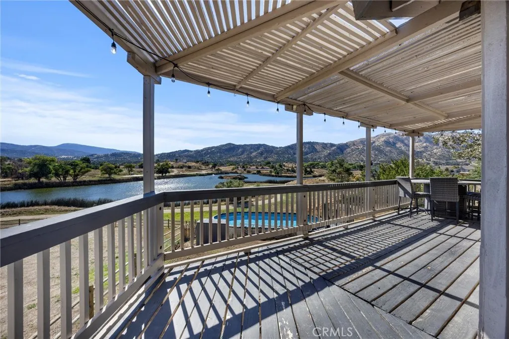 Tehachapi, California 93561, United States, 4 Bedrooms Bedrooms, ,5 BathroomsBathrooms,Residential,Active,229081