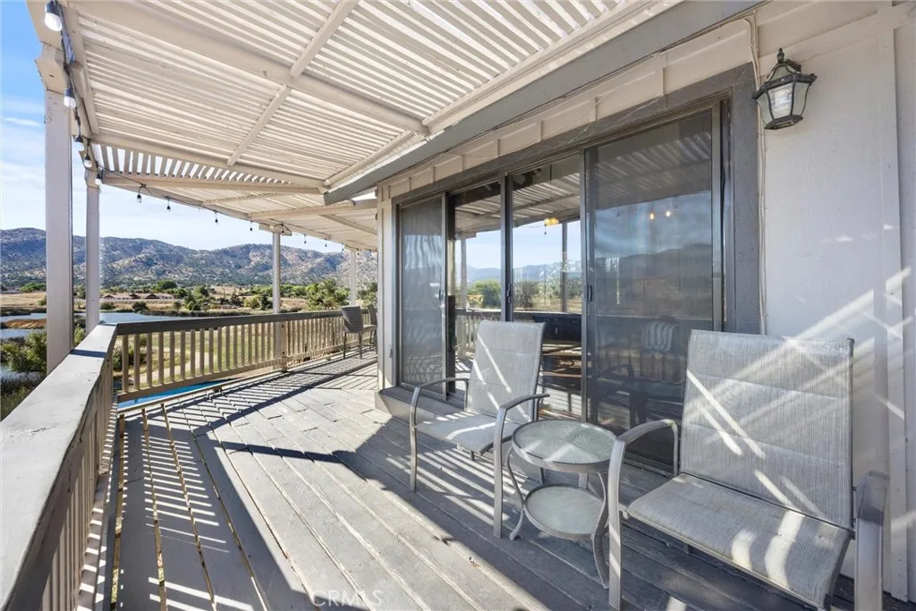 Tehachapi, California 93561, United States, 4 Bedrooms Bedrooms, ,5 BathroomsBathrooms,Residential,Active,229081