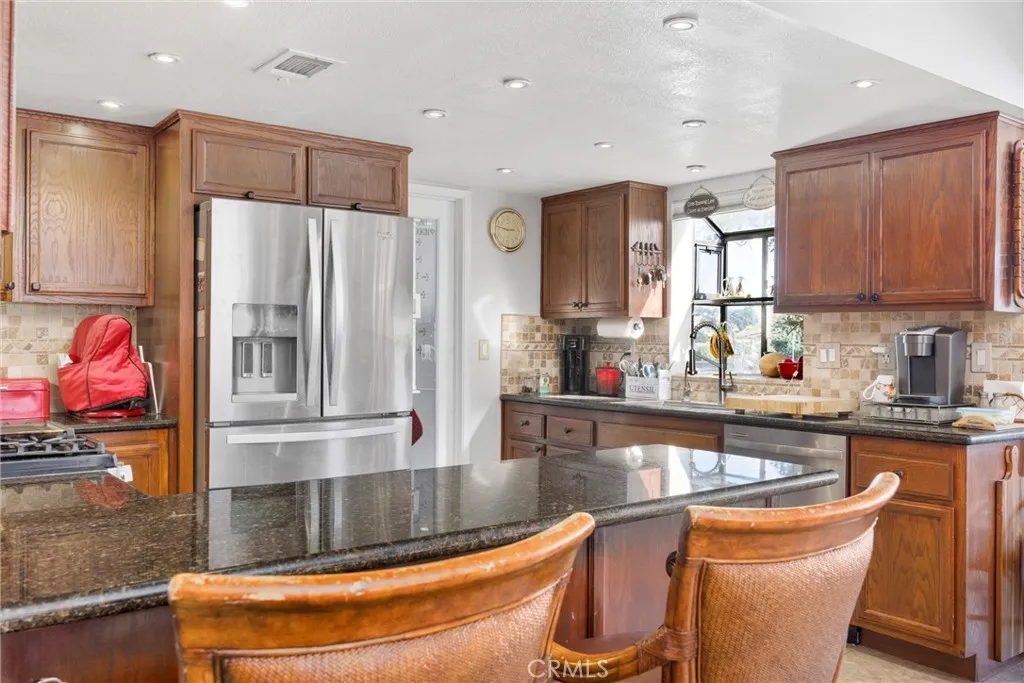 Tehachapi, California 93561, United States, 4 Bedrooms Bedrooms, ,5 BathroomsBathrooms,Residential,Active,229081