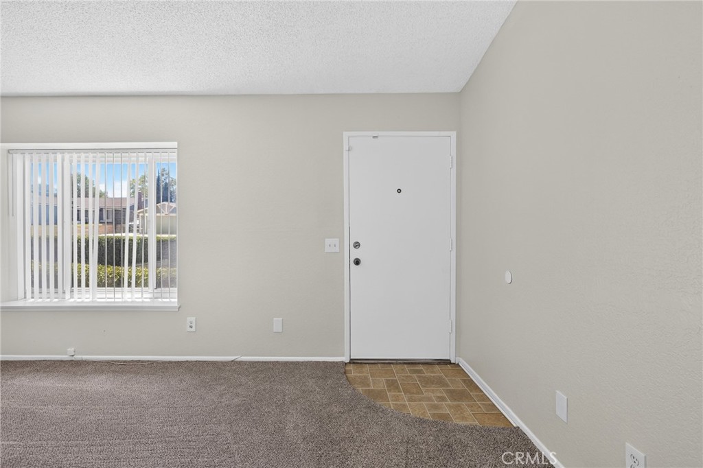 4405 Lakewood