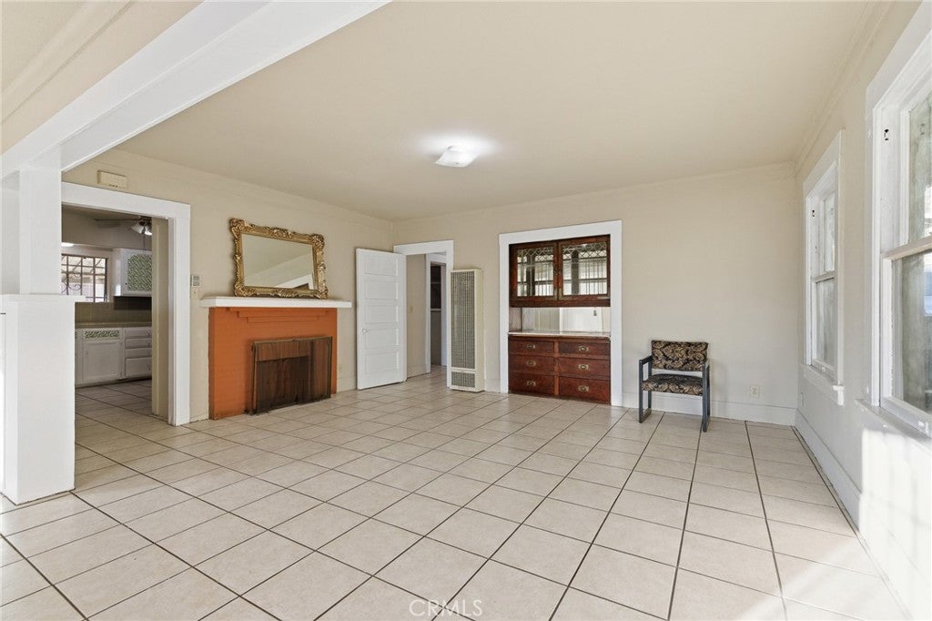 2239 W Sunset Boulevard