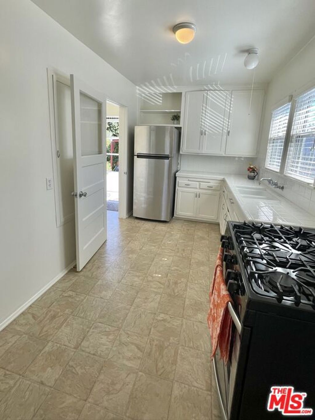 Photo of 854 Rose Avenue, Venice, CA 90291 (MLS # 26695513)