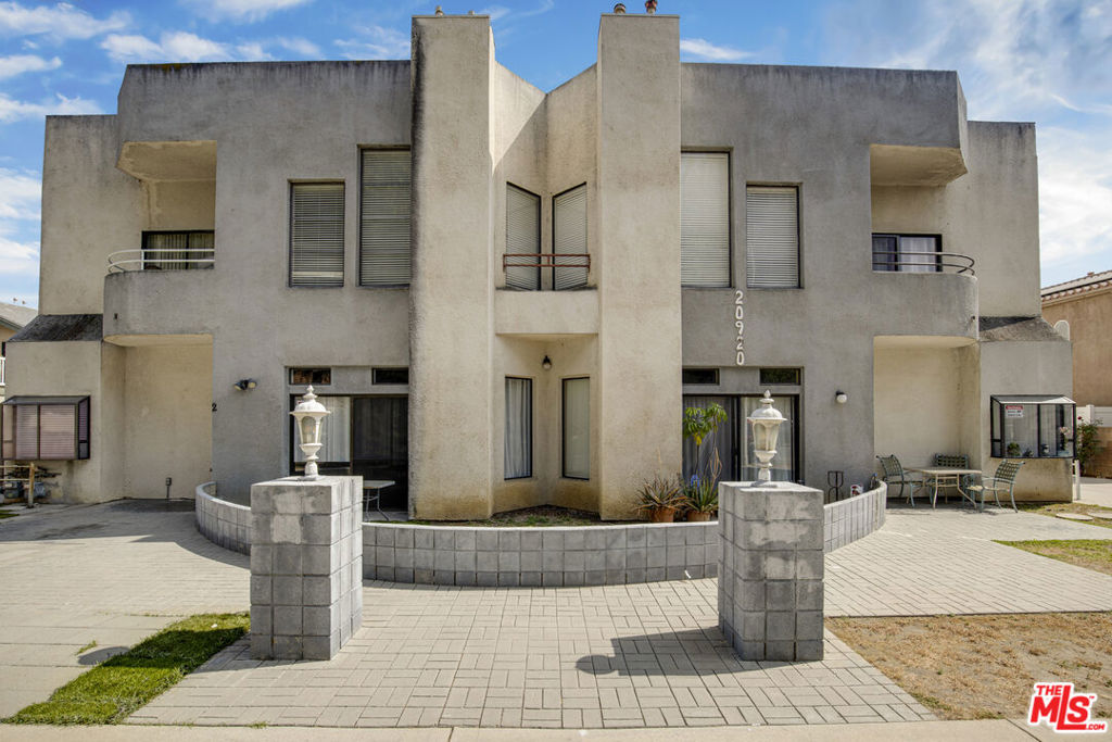 20920 Community Street 10