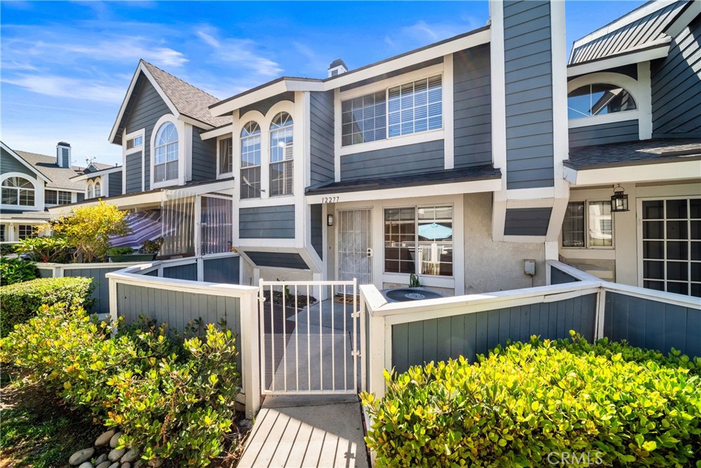 Welcome to Heritage Park East – Gated Living in the Heart of Norwalk!
Discover this charming 2-bedroom, 1.5-bathroom condo offering 1,146 sq ft of comfortable living space across two levels. Nestled within the well-maintained, gated community of Heritage Park East, this home features a spacious floor plan with direct access to a private 2-car attached garage.
Step inside to find a bright and airy living area, and upstairs, enjoy a generously sized primary bedroom complete with vaulted ceilings and two large closets for ample storage. The outdoor vinyl deck patio is perfect for relaxing or entertaining.
Built in 1984, this condo combines classic architecture with modern convenience. Residents enjoy low-maintenance living with HOA dues covering water and trash, all in a secure, gated environment. Prime location near major freeways, Norwalk–La Mirada Unified schools, Cerritos College, shopping centers, and the Norwalk Civic Center makes this an ideal opportunity for first-time buyers, commuters, or investors alike.
Don’t miss your chance to own in this sought-after community!