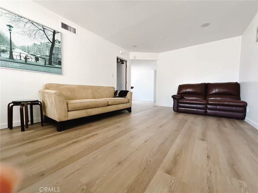 2235 Deepgrove