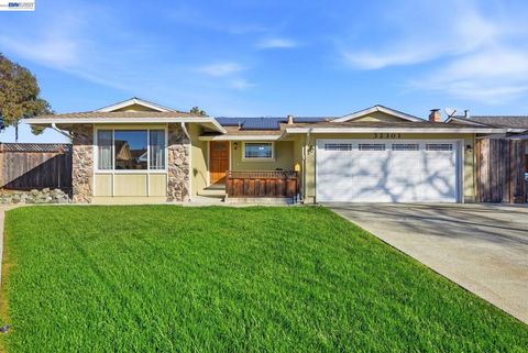 Photo of 32301 Ruth Ct Ct, Union City, CA 94587 (MLS # 41127074)