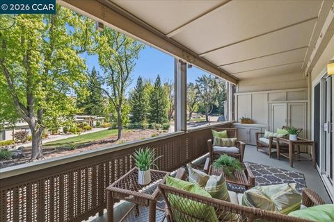 Photo of 1112 Rockledge Ln Ln #6, Walnut Creek, CA 94595 (MLS # 41129687)