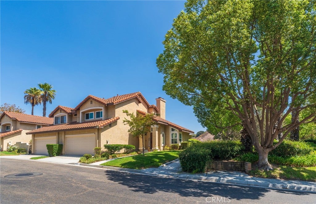 6097 E Montefino