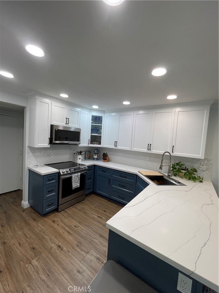 6097 E Montefino