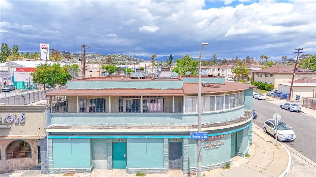 5221 E Beverly Boulevard