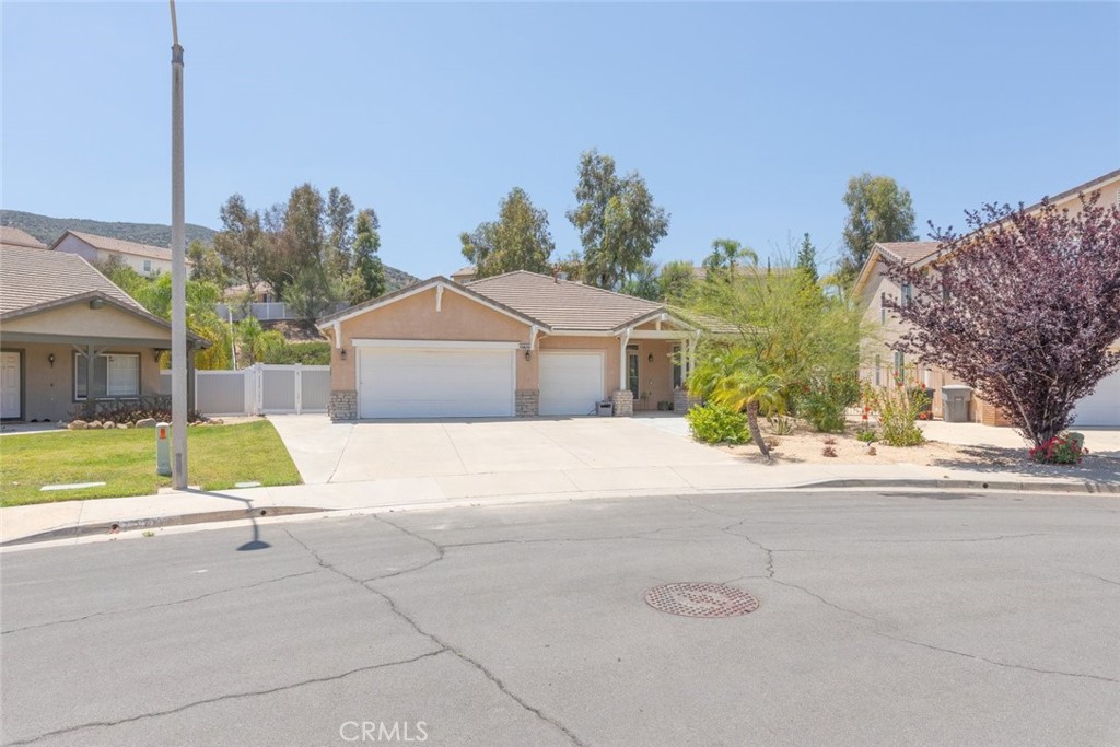 27707 Blue Mesa
