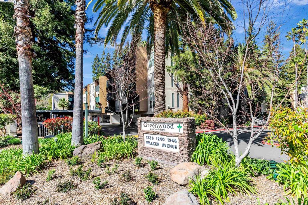 GREENWOOD CONDOS - Residential