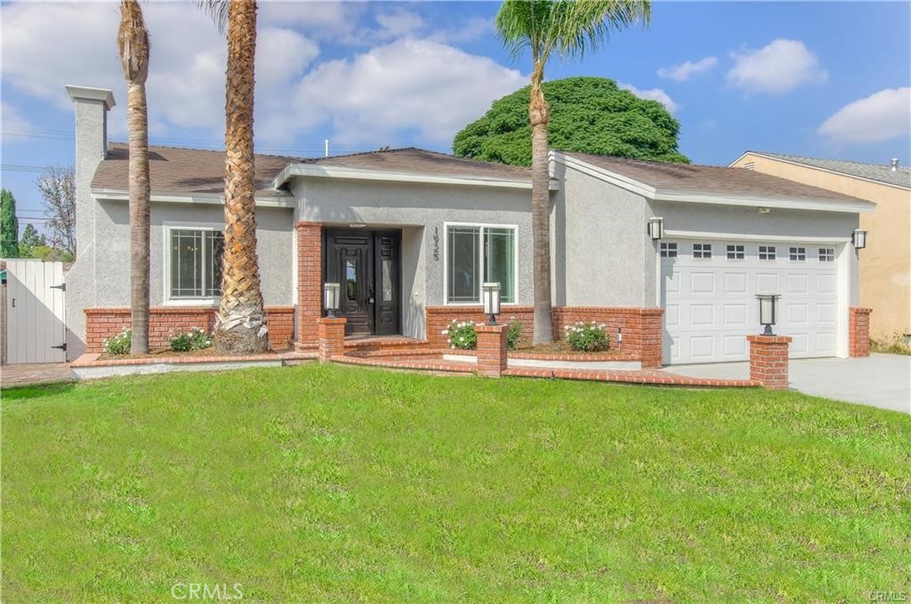 Properties 3 1925 N Screenland Drive
