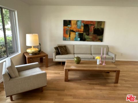 Photo of 14715 Parthenia Street, Panorama City, CA 91402 (MLS # 26670965)