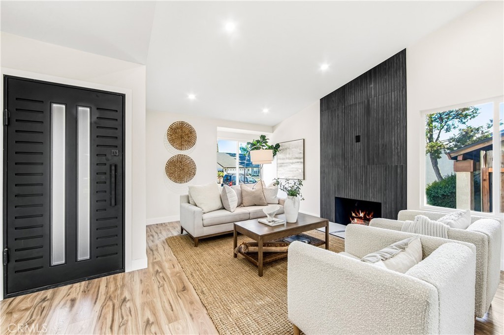 4525 Via De La Plaza