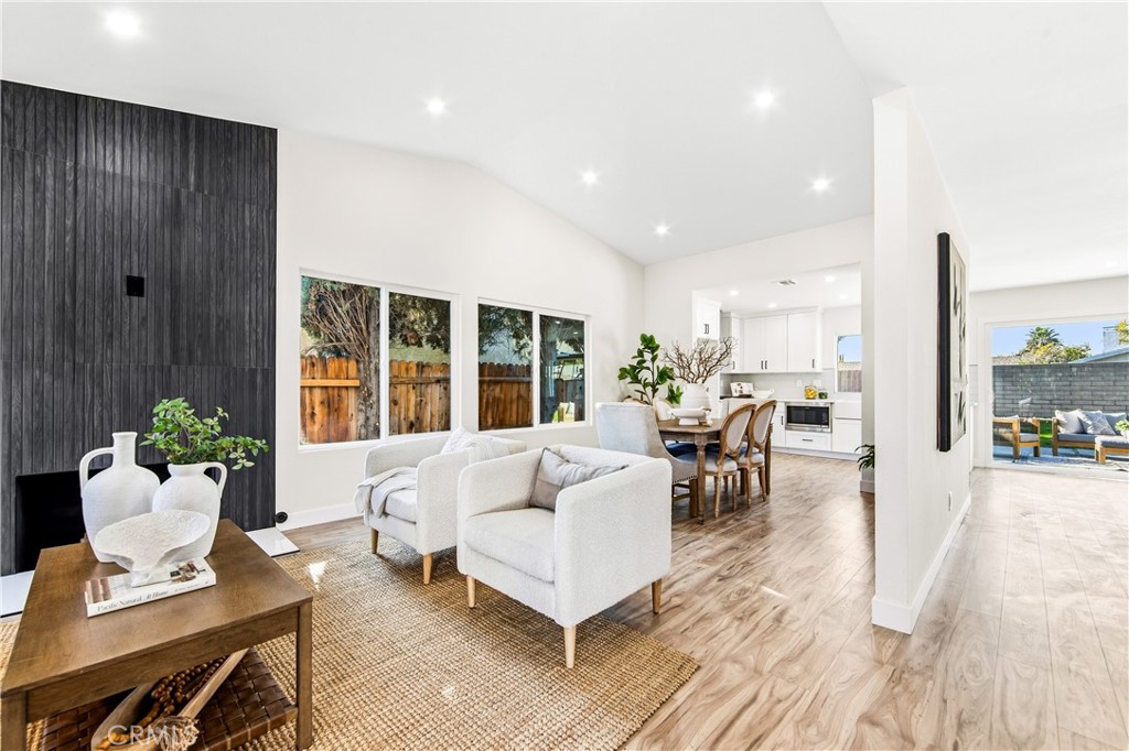 4525 Via De La Plaza