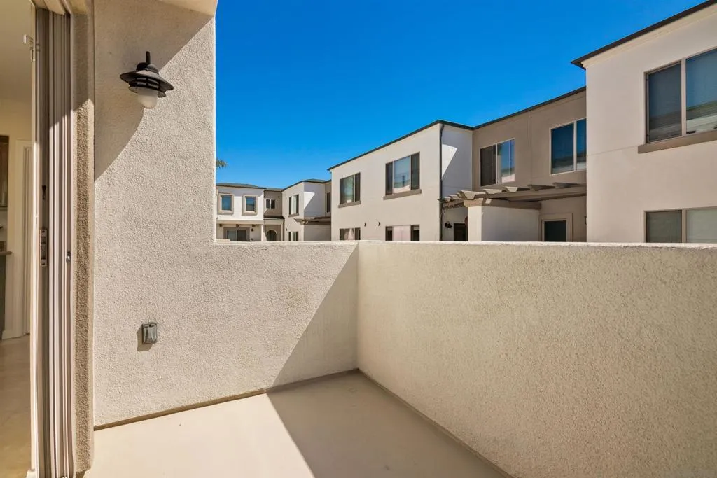 San Diego, California 92109, United States, 4 Bedrooms Bedrooms, ,4 BathroomsBathrooms,Residential,Pending,223939