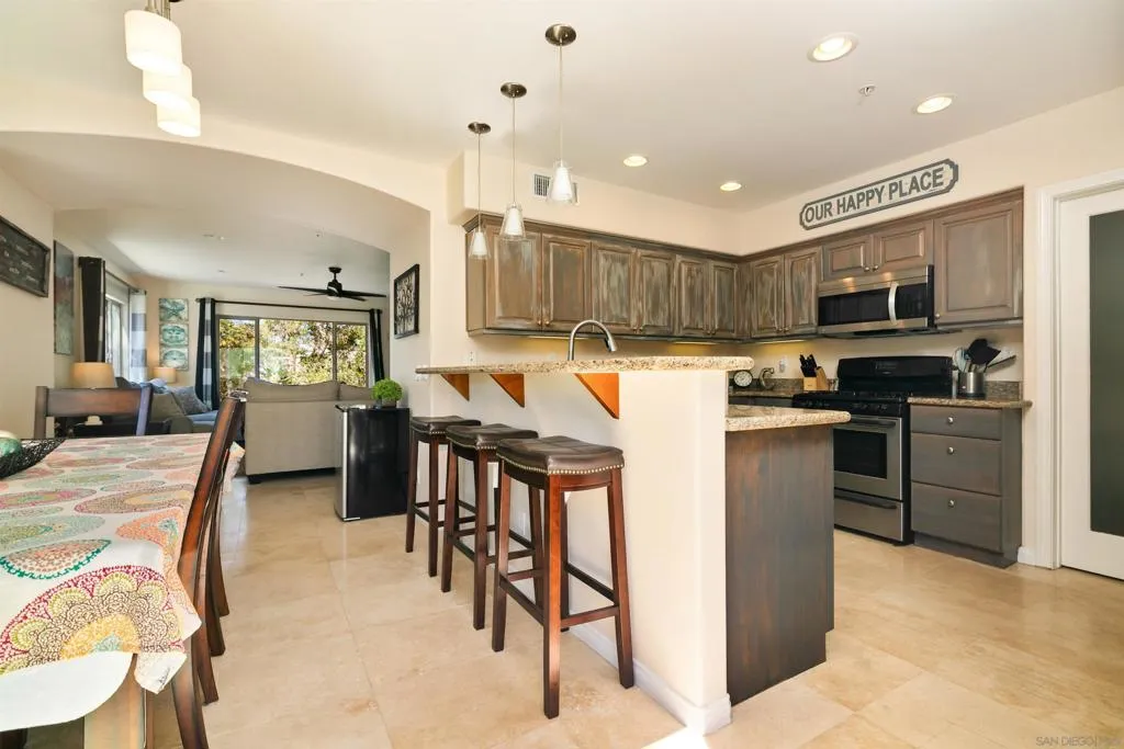 San Diego, California 92109, United States, 4 Bedrooms Bedrooms, ,4 BathroomsBathrooms,Residential,Pending,223939