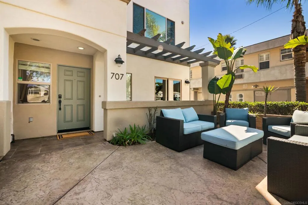 San Diego, California 92109, United States, 4 Bedrooms Bedrooms, ,4 BathroomsBathrooms,Residential,Pending,223939