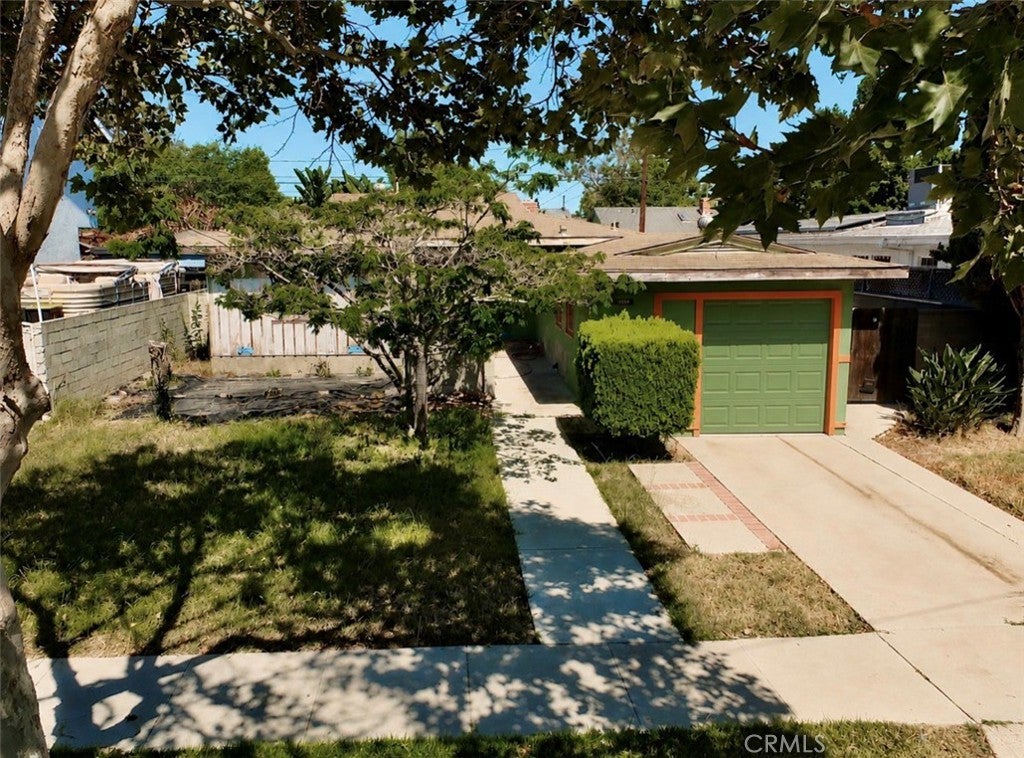 2608 Josie Avenue