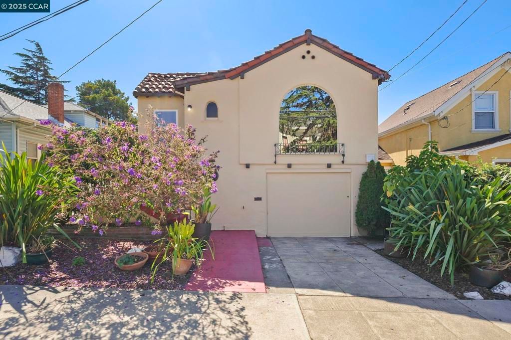 Photo of 1377 E 32nd St, Oakland, CA 94602 (MLS # 41115077)