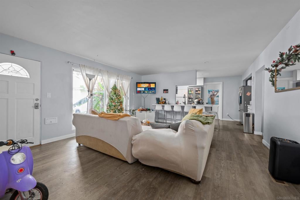 6233 Mary Lane Dr Dr, San Diego CA 92115