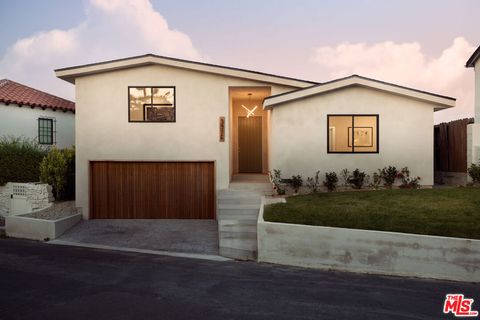 Photo of 3916 Glenridge Drive, Sherman Oaks, CA 91423 (MLS # 25602521)