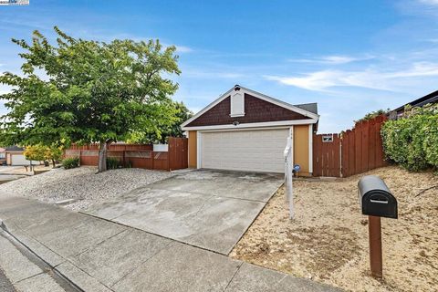Photo of 106 Fieldstone Way, Vallejo, CA 94589 (MLS # 41109194)