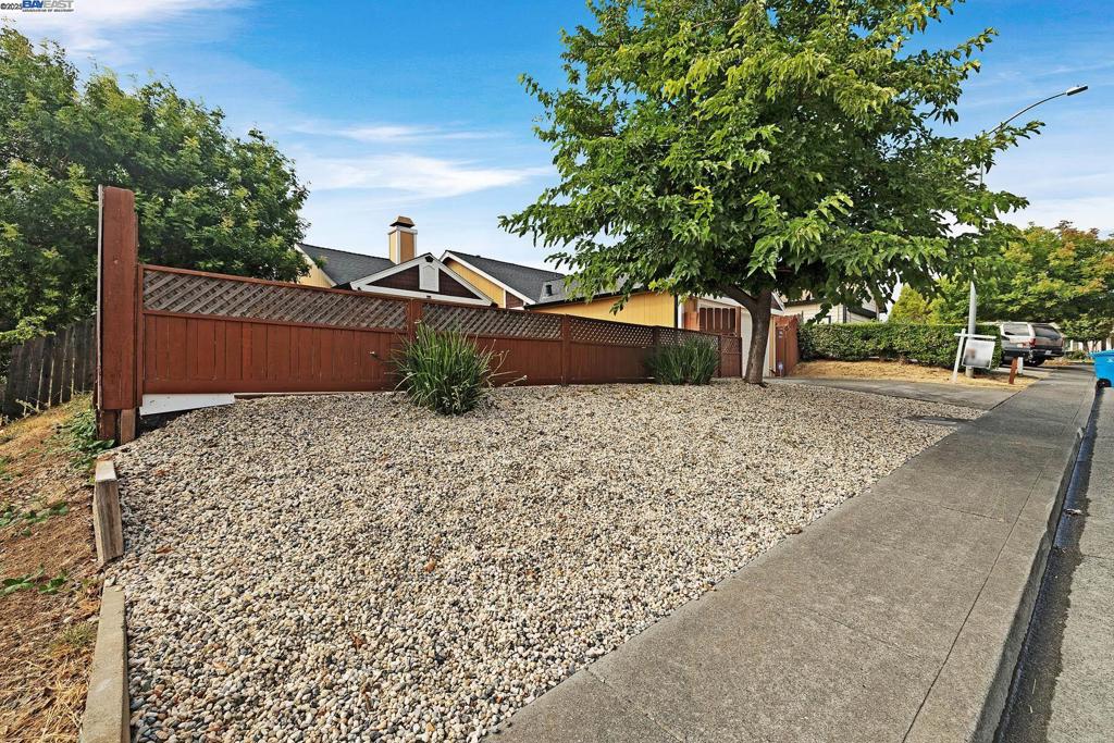 106 Fieldstone Way