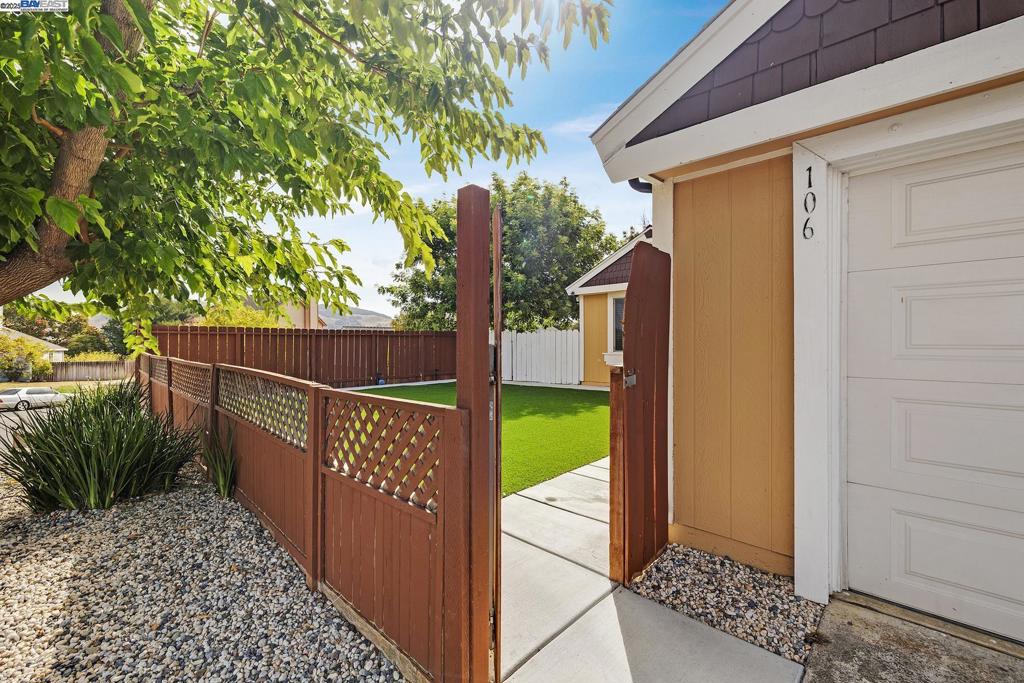 106 Fieldstone Way
