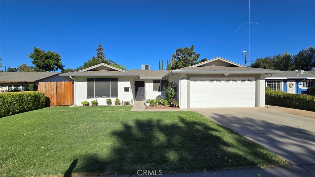 Great House! This 4 bedroom 2 bath home is located right off of Bear Creek! It offers a separate family room and living room, eat in kitchen, jetted tub, updated flooring and baseboards. Conveniently located with easy access to downtown or the 99 freeway!