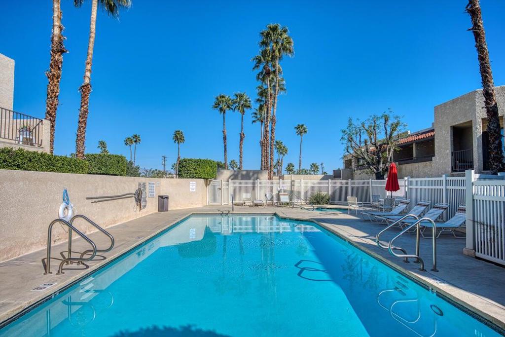 200 E Racquet Club Road 68