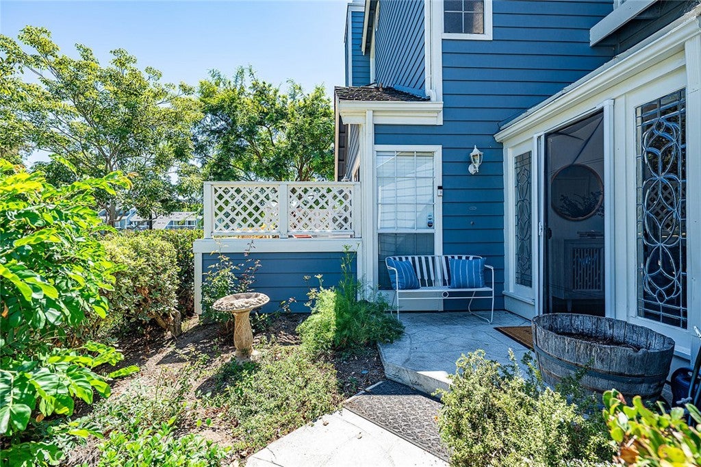 421 Burlington Court 101