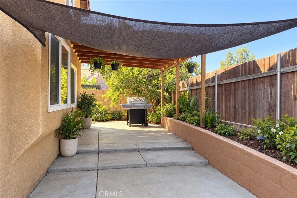 Properties 4 21081 Martynia Court