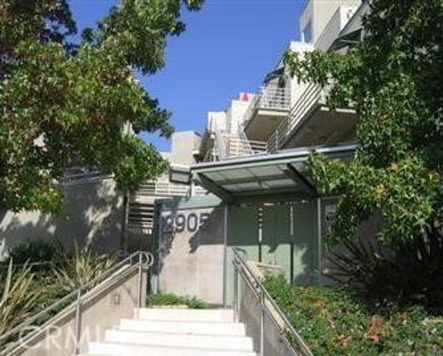 Welcome to Beautifully upgraded 1bed/1bath condo in one of La Crescenta's most desirable areas. The unit offers comfort, convenience and modern style. Unit offers washer/dryer inside, walking closet, refrigerator, gas oven,  Open patio / mountain view  is perfect for relaxing or entertaining. Community Jacuzzi and BBQ area is conveniently located at the 2nd floor. Well maintained, highly sought after building and neighborhood. Experience the perfect blend of quiet, community living and city accessibility. Glendale Unified School , CV High school and blue ribbon elementary schools. Close to shops, dining, parks, Gated garage with  2 assigned parking space and just minuets from the 210 freeway.