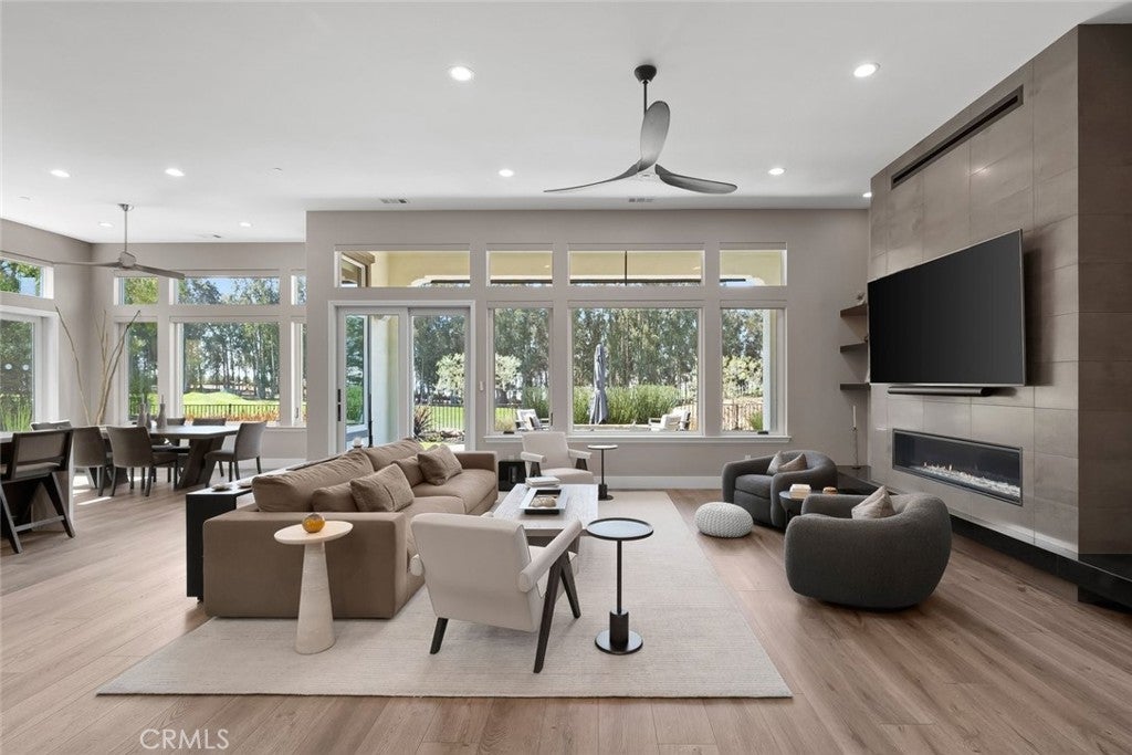 1958 Eucalyptus Road